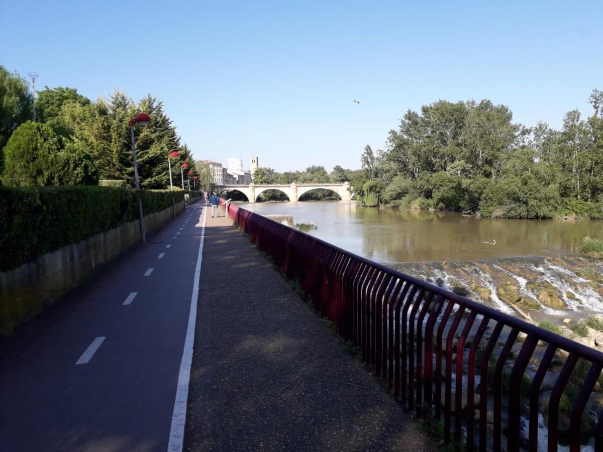 Céntrico y con encanto en tierra de vinos Logroño Esterno foto